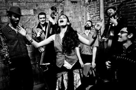 „Barcelona Gipsy Balkan Orchestra“